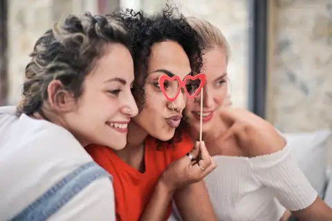 Why Strong Social Ties Are Key to Living Longer & Healthier