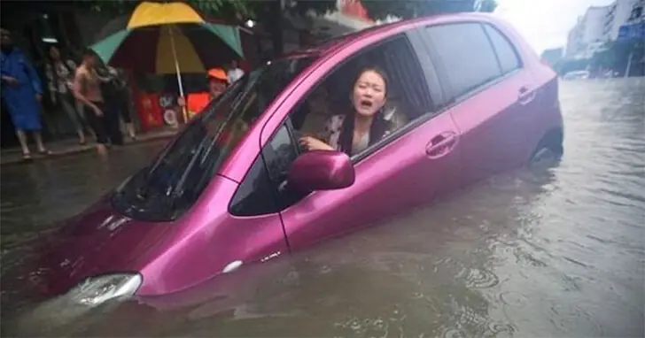 Car Cannot Be Rowed Like a Boat
