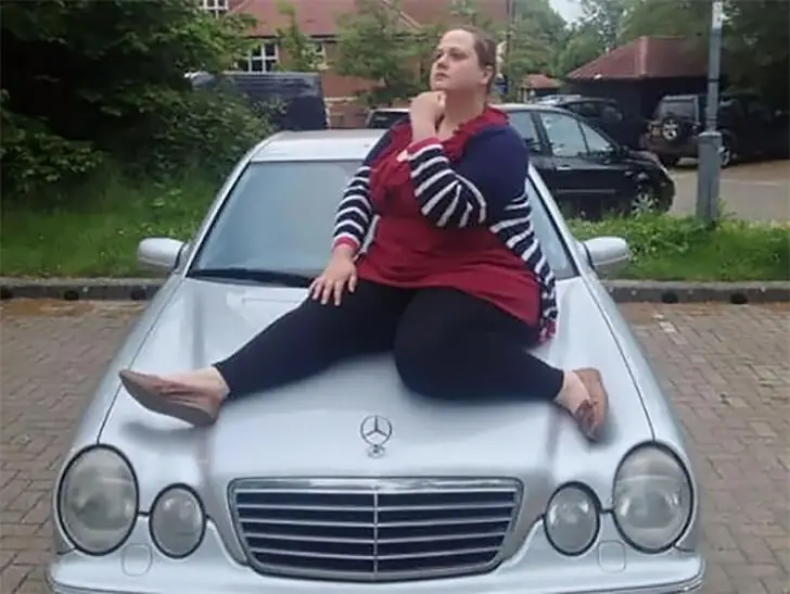 The Mercedes Pose
